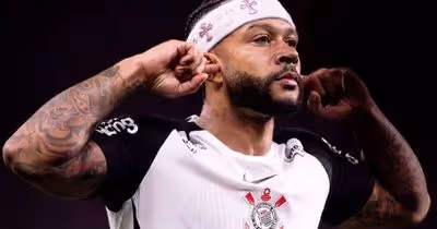 Memphis recebe propostas de clubes estrangeiros e pode deixar o Corinthians em breve