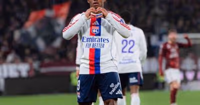 Endrick brilha no Francês e marca hat-trick em goleada do Lyon sobre o Metz
