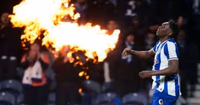 Porto vence Gil Vicente e segue isolado na liderança do Português