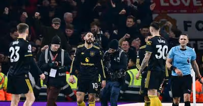 Matheus Cunha decide, e Manchester United bate o Arsenal em partida eletrizante