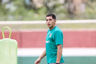 Após recusar oferta do Boca, Fluminense planeja dar aumento a Kevin Serna