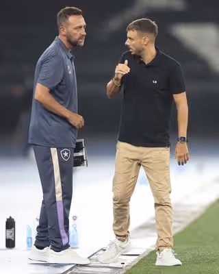 Martín Anselmi destaca evolução do Botafogo e admite receio com elenco pequeno