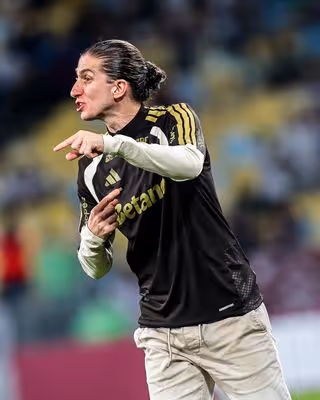 Filipe Luís vê clássico equilibrado e rechaça pânico com rebaixamento no Carioca