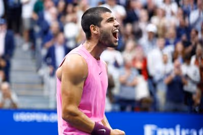 Alcaraz confirma favoritismo no Aberto da Austrália, vai à semifinal e encara Zverev