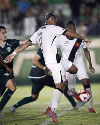 Com dois de Pumita e golaço de Andrés Gómez, Vasco derrota o Boavista em Bacaxá