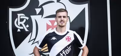 Vasco acerta venda do meia Maxime Dominguez para clube polonês