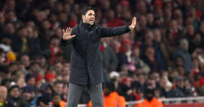 «Dominámos, mas depois oferecemos um golo», lamenta Mikel Arteta