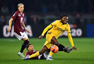 Rafael Leao injury scare for AC Milan as he hobbles off in pain