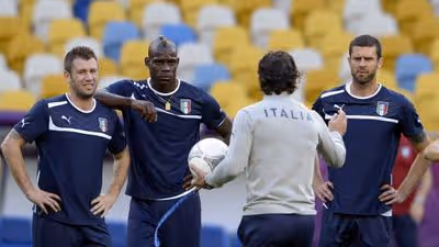 Balotelli considers becoming a coach but has one doubt