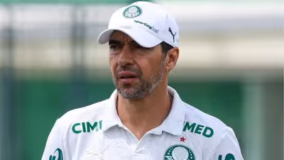 Após saída de atacante, palmeirenses criticam Abel Ferreira