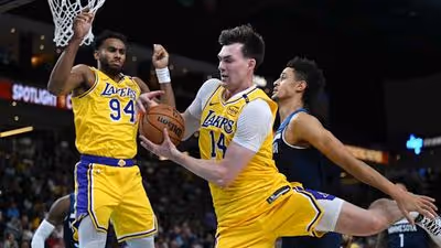 Former Lakers Big Man Signs Deal With East Contender