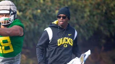 Oregon Ducks Recruiting SEC Freshman Edge Rusher in Transfer Portal