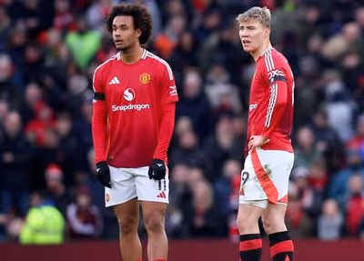 Joshua Zirkzee follows Rasmus Hojlund in reacting to Man Utd signing Benjamin Sesko