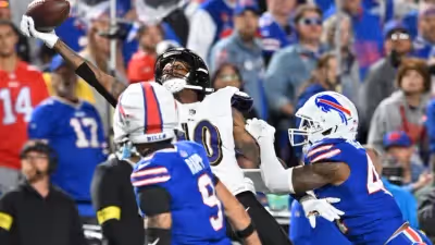 Ravens' DeAndre Hopkins is tied for NFL lead in crazy one-handed catches stat