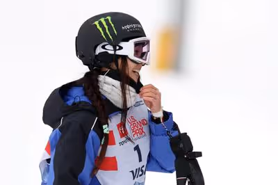 Chloe Kim, U.S. snowboard star, has torn labrum, says she's on track for Olympics