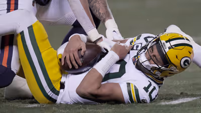 Jordan Love Injury Report: Ex-NFL Head Doctor Rules Out “Dirty Play” After Scary Concussion Against Bears