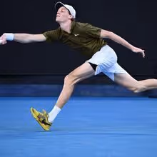 Sinner bate compatriota Darderi e segue para os 'quartos' do Open da Austrália